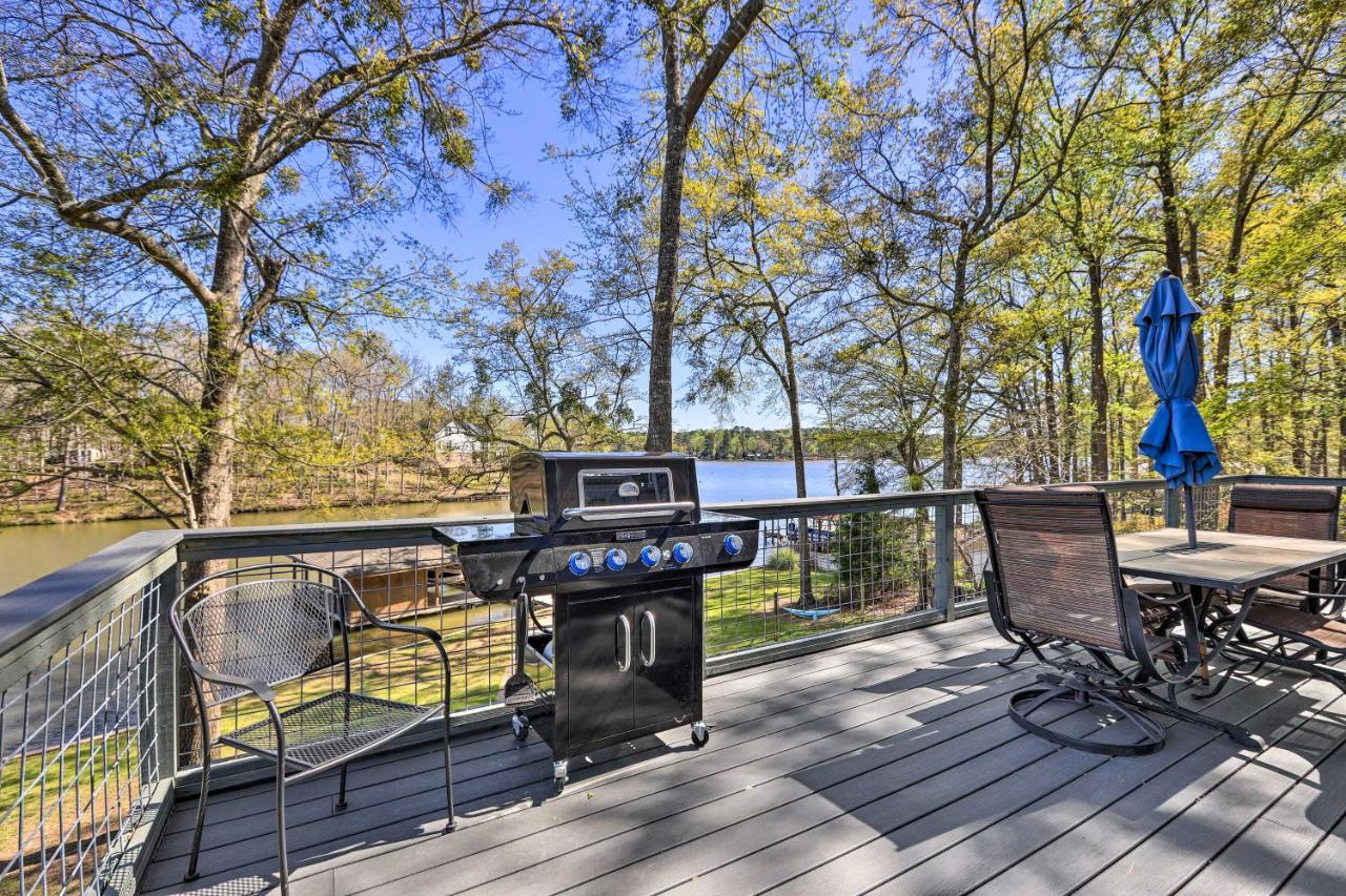 Lakefront Eatonton Home Boat Dock And Fire Pit Exterior photo