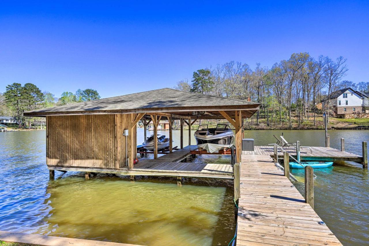 Lakefront Eatonton Home Boat Dock And Fire Pit Exterior photo